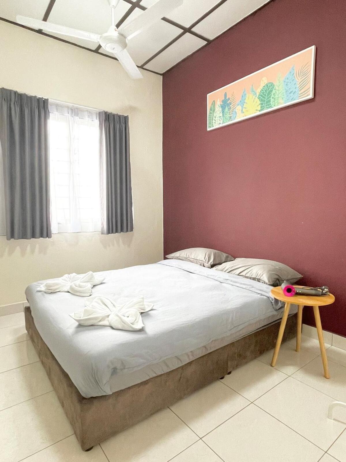 Bukit Indah Karaoke Corner 5parking Muji 4-10pax * Johor Bahru