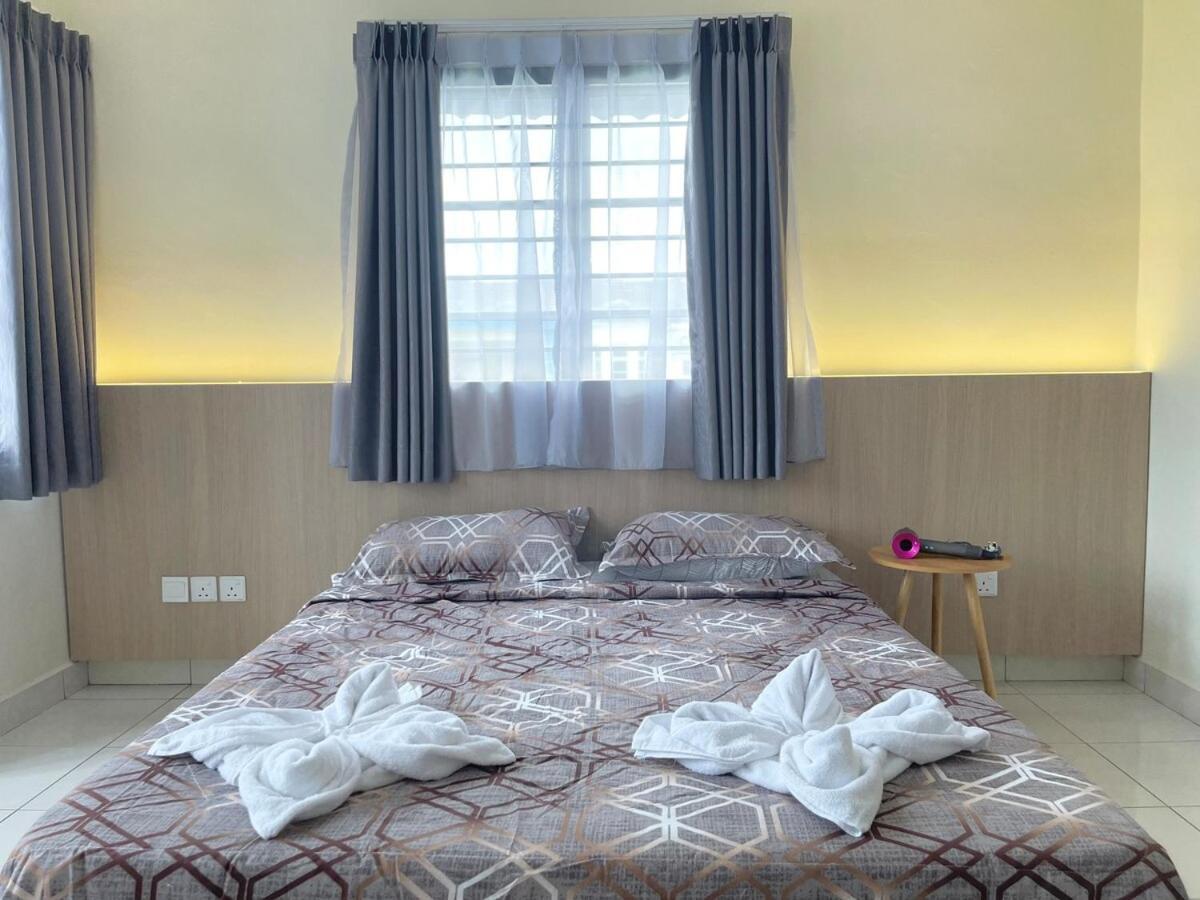 Rumah percutian Bukit Indah Karaoke Corner 5parking Muji 4-10pax